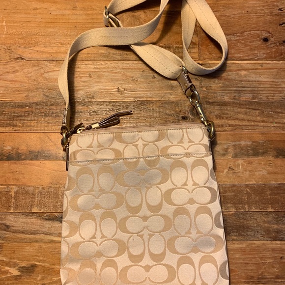 Authentic Coach Cream Bag - Picture 2 of 3
